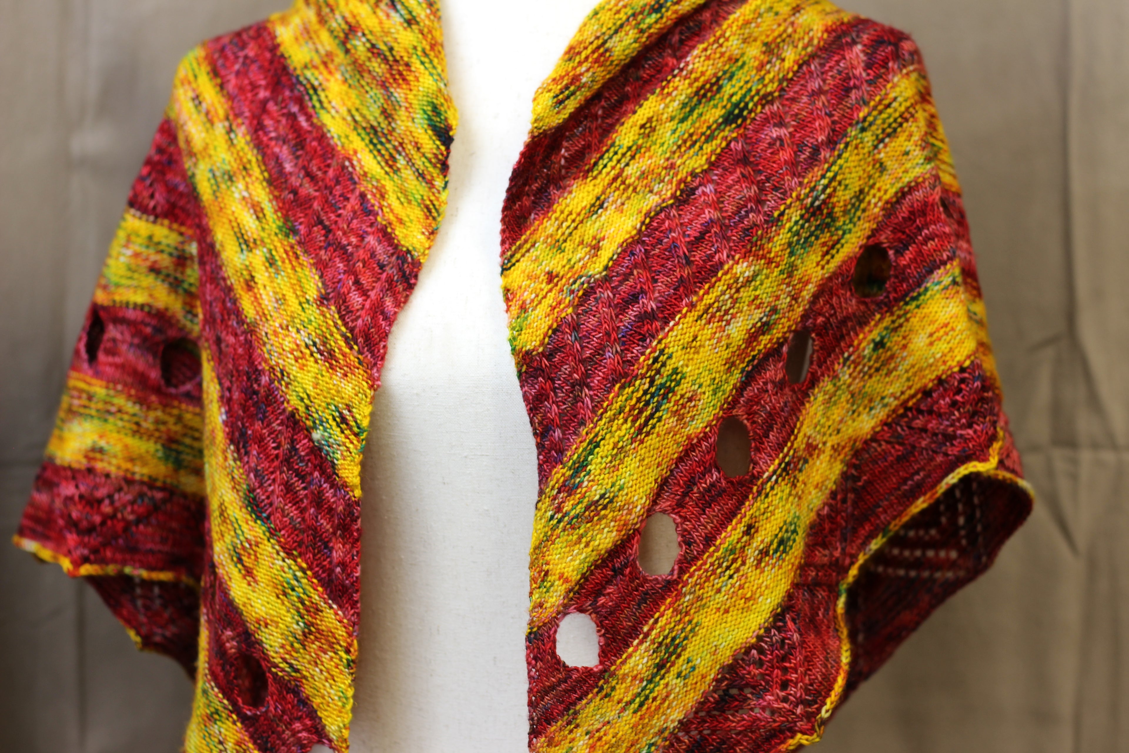 Draconis Chinensis Shawl - Finished Sample